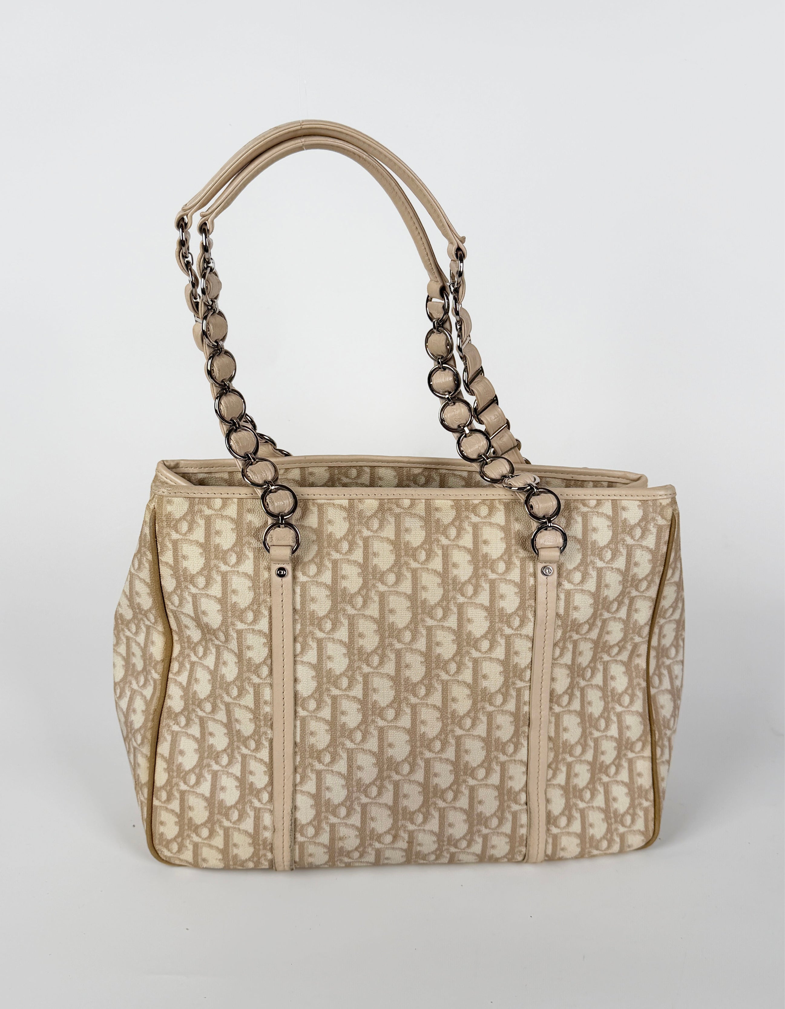 Trotter Canvas Romantic Chain