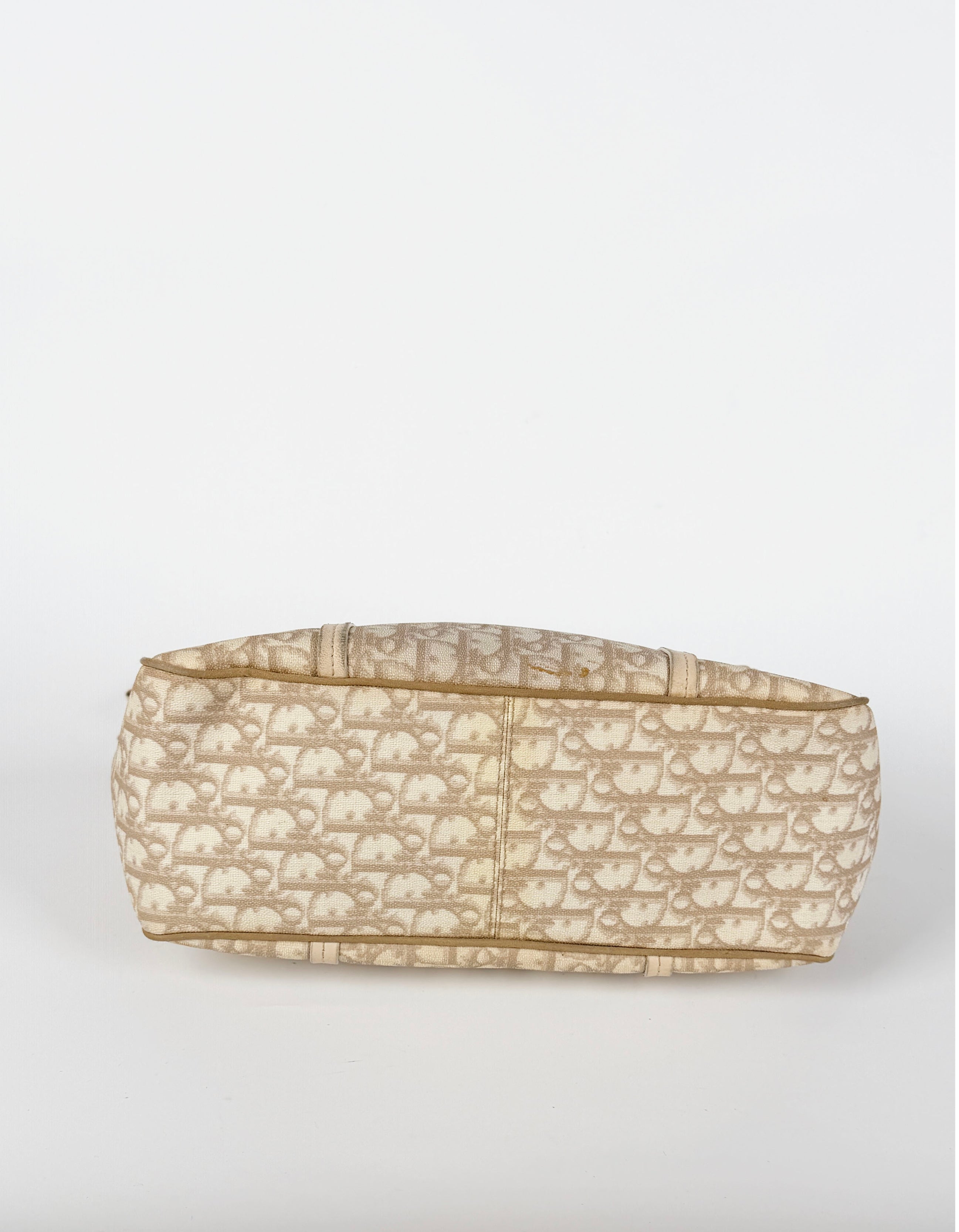 Trotter Canvas Romantic Chain