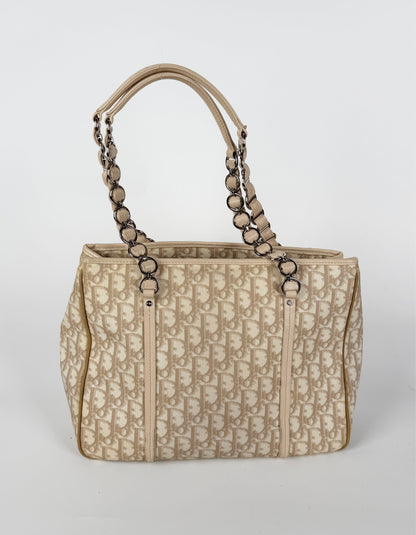 Trotter Canvas Romantic Chain